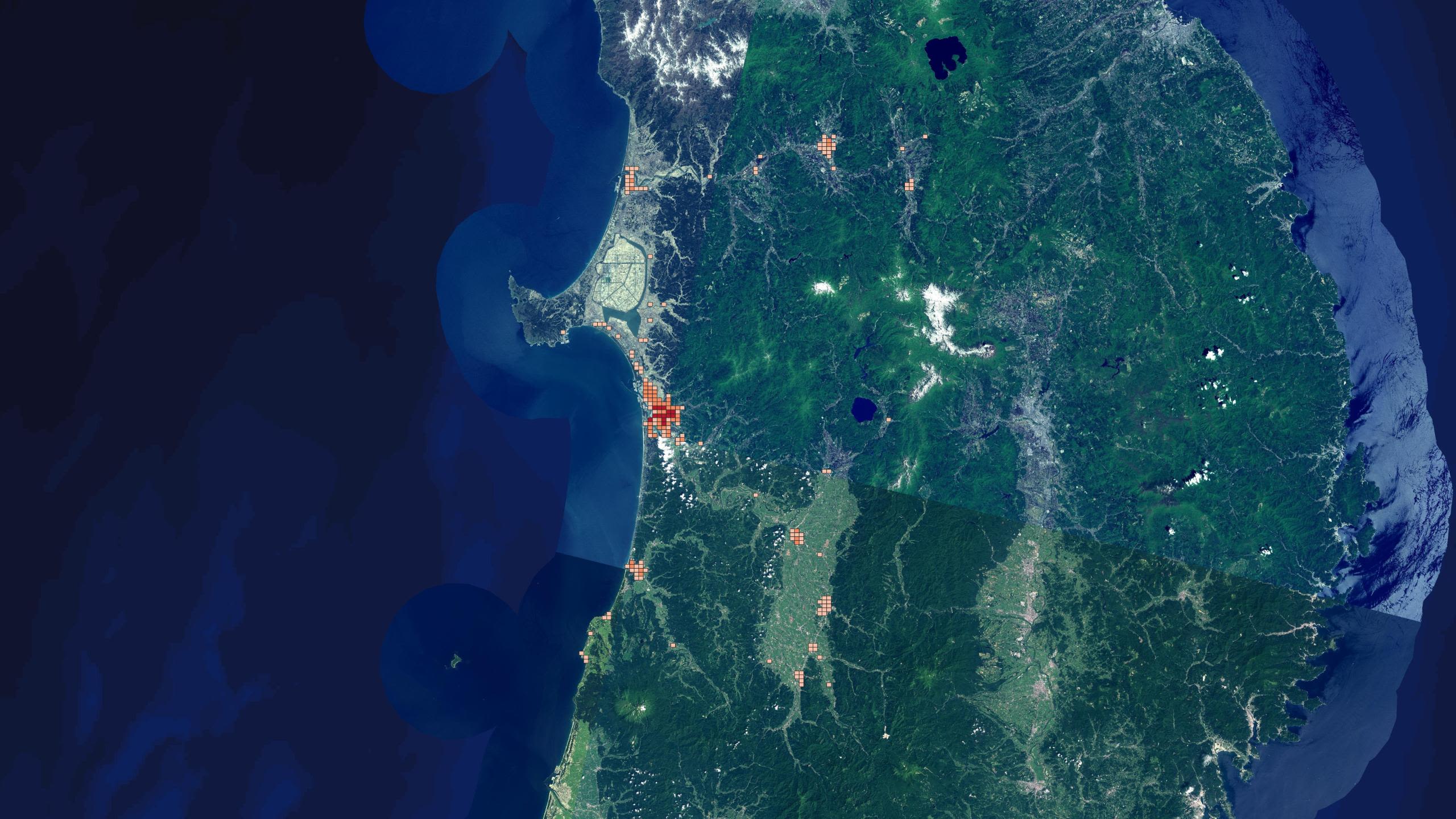出所 : 人口メッシュ=e-Stat|国勢調査2020年 3次メッシュ (1km), 背景地図=国土地理院|地理院タイル 全国最新写真 (シームレス), クマ出没地点=秋田県庁提供