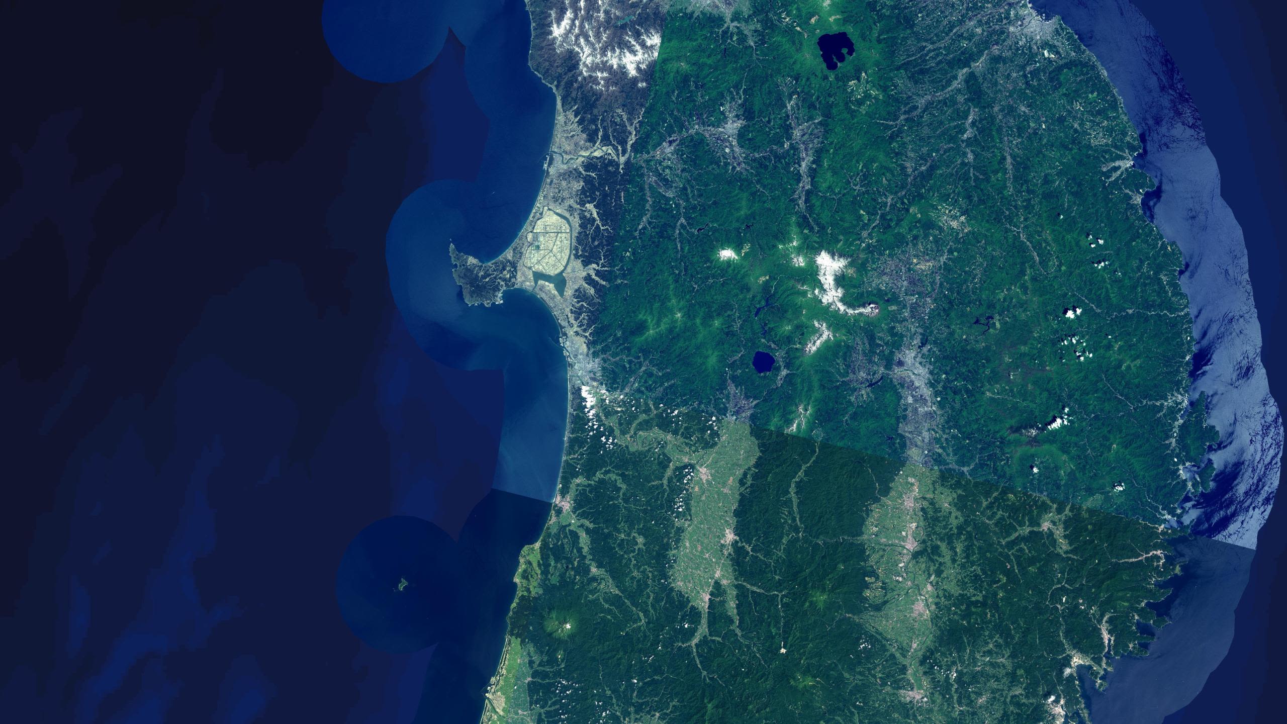 出所 : 人口メッシュ=e-Stat|国勢調査2020年 3次メッシュ (1km), 背景地図=国土地理院|地理院タイル 全国最新写真 (シームレス), クマ出没地点=秋田県庁提供